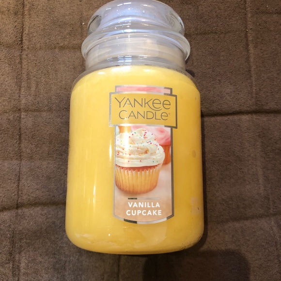 Vanilla Cupcake Yankee Candle 22oz